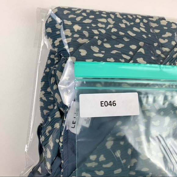 LE Lis NWT Short Romper with side Cutouts - Picture 8 of 10